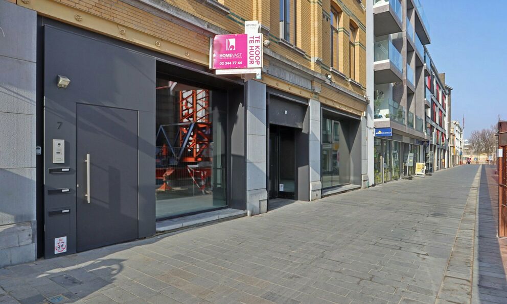 Commercieel gelijkvloers te koop in Beveren-Kruibeke-Zwijndrecht