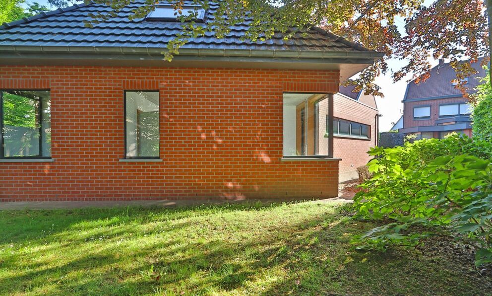 Gebouw voor gemengd gebruik te koop in Beveren