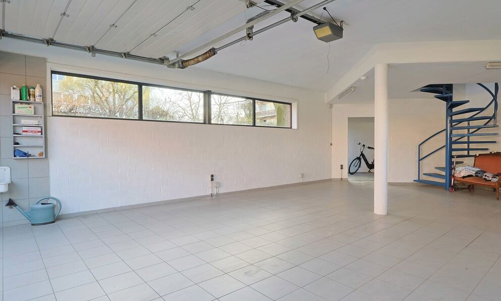Gebouw voor gemengd gebruik te koop in Beveren