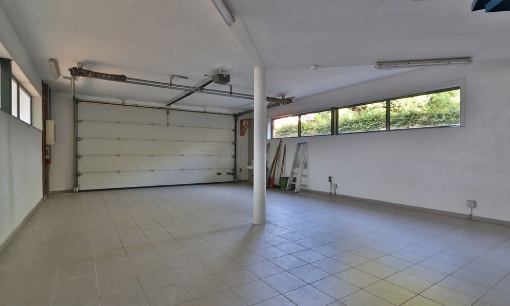 Gebouw voor gemengd gebruik te koop in Beveren