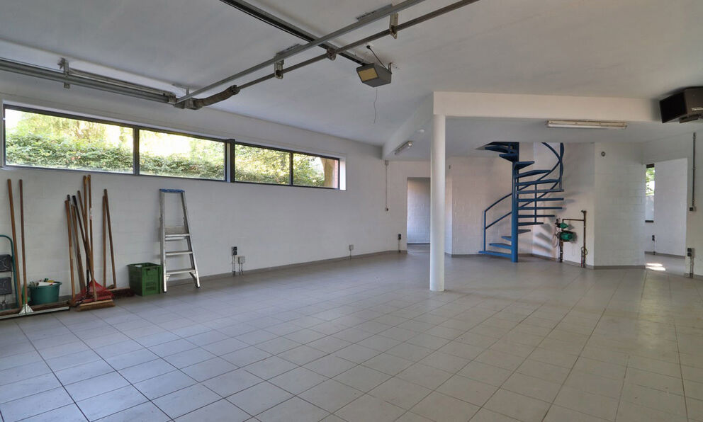 Gebouw voor gemengd gebruik te koop in Beveren