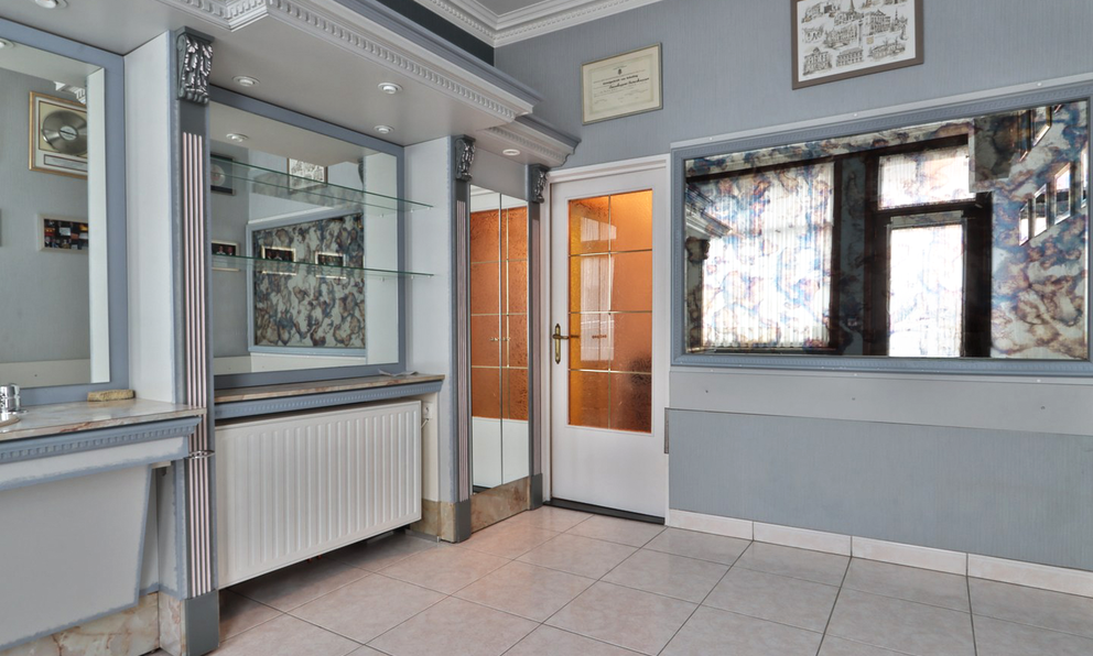 Gebouw voor gemengd gebruik te koop in Beveren-Kruibeke-Zwijndrecht