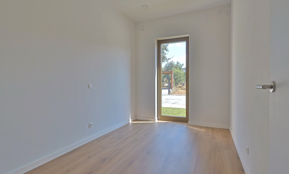 Gelijkvloerse verdieping te koop in Beveren