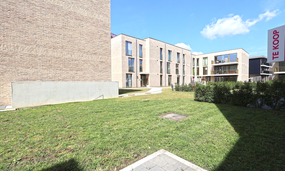 Gelijkvloerse verdieping te koop in Beveren