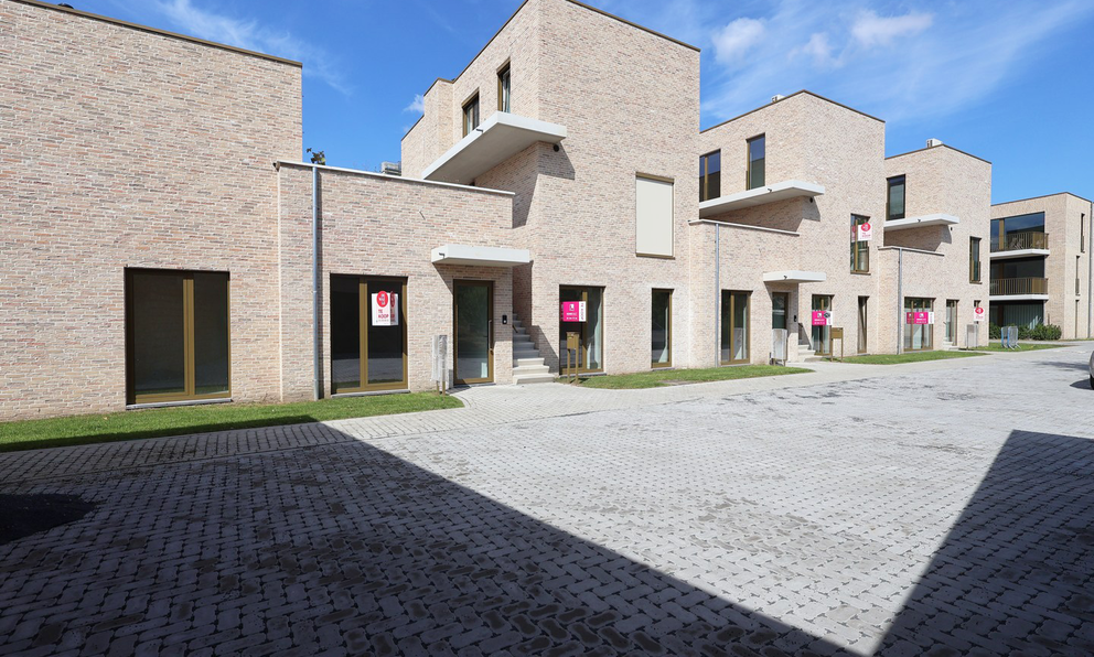 Gelijkvloerse verdieping te koop in Beveren